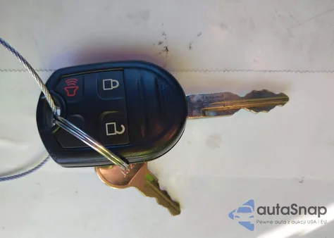 2011 Ford F-250 Lariat z USA, uszkodzony, nr VIN 1FT7W2B64BEA43840